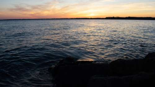 De mystérieux trous découverts dans le lac Michigan laissent les scientifiques perplexes