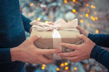 Cadeaux personnalisés pour hommes : idées incontournables pour chaque occasion