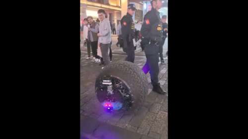 Un robot en forme de pneu et équipé de gaz lacrymogène testé par la police en Chine