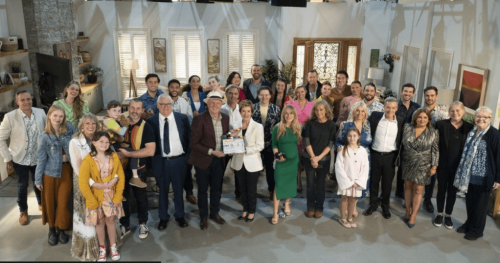 Les stars de Neighbours l’appellent « G’Day » le dernier jour du tournage d’un feuilleton australien – Date limite