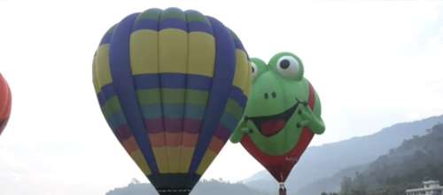 Le Népal lance son premier festival de montgolfières à Pokhara