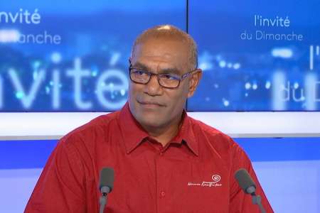 Alcide Ponga, premier Kanak non-indépendantiste à la tête de la Nouvelle-Calédonie