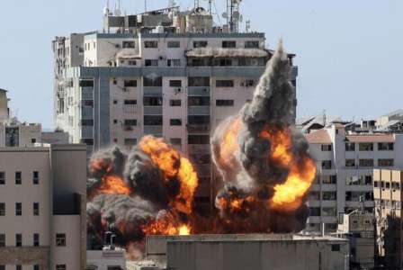 Israël bombarde Gaza cette nuit. Des frappes aériennes sans précédent depuis le cessez-le-feu. Au moins 330 morts