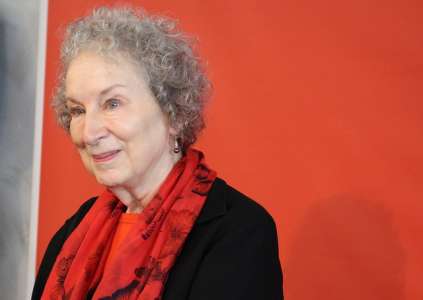 Pour Margaret Atwood, les hommes ont besoin d'un manuel de drague