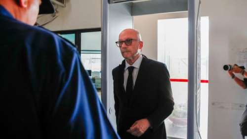 Paul Haggis a été libéré de sa détention dans un hôtel en Italie, selon un avocat