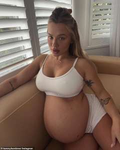 Tammy Hembrow annonce la naissance de son premier enfant avec son fiancé Matt Poole