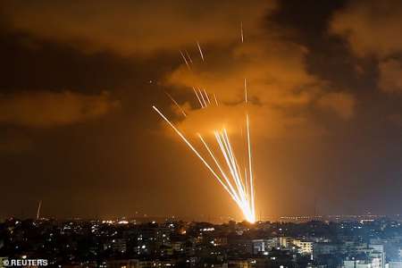 La violence éclate en Cisjordanie alors qu’Israël et Gaza échangent des tirs de roquettes pour une deuxième journée
