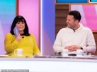 Loose Women est critiqué pour avoir grillé Mark Wright sur la nudité