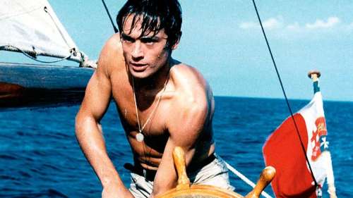 «Alors, c'est toi, l'acteur qui voulais m'enterrer»: quand Alain Delon demandait à Raphaël Personnaz de jouer son rôle dans un film