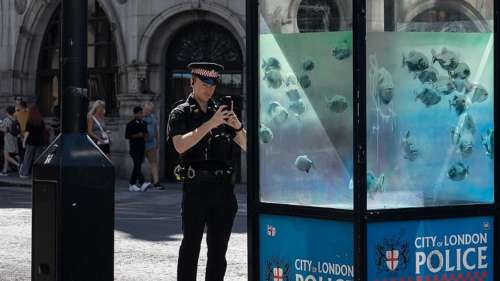 À Londres, des piranhas pour clore une série d’œuvres animalières de Banksy