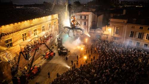 La Porte des ténèbres a rassemblé 1,2 million de spectateurs dans les rues de Toulouse