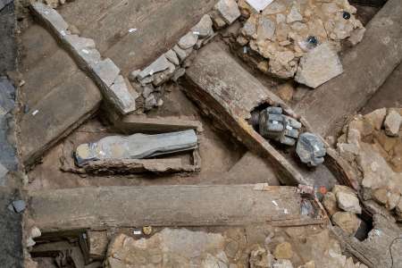 Le sarcophage de Joachim Du Bellay a été retrouvé sous le transept de Notre-Dame