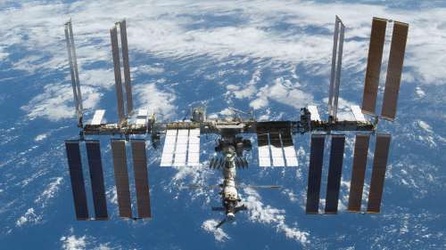 Un studio de cinéma accroché à la Station spatiale internationale en 2024