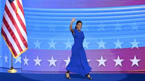 Eva Longoria justifie son départ des États-Unis, « un pays dystopique »