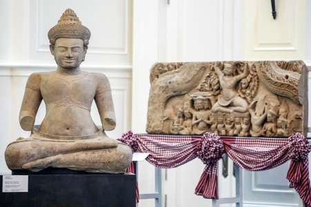 Retour triomphal au Cambodge d'œuvres d'art khmères restituées par les États-Unis