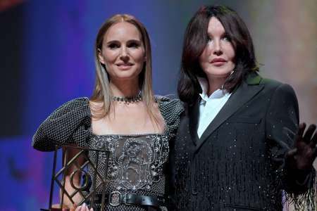 À Deauville, Isabelle Adjani rend hommage à Natalie Portman et embrase la soirée du palmarès