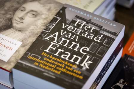 Le livre Qui a trahi Anne Frank?, discrédité et retiré des ventes aux Pays-Bas