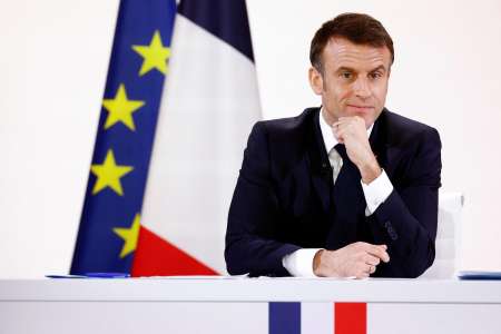 «Je suis un enfant des “Deux Écoles”, comme disent les grands auteurs»: quand Emmanuel Macron cite Michel Sardou