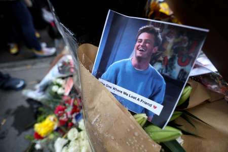 La police de Los Angeles annonce enquêter sur la mort de la star de Friends, Matthew Perry
