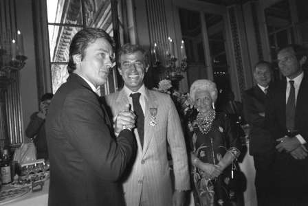 Guerre d’ego, arrivée en hélicoptère, taquinerie... Delon et Belmondo, le duel de deux fauves du cinéma français