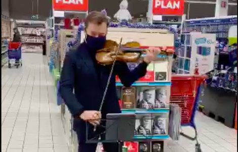 «Parce que la culture ne doit jamais s'arrêter», Renaud Capuçon donne un concert au supermarché