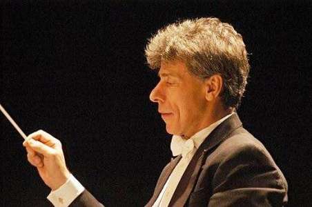 Un chef d'orchestre britannique condamné pour des infractions sexuelles sur mineur