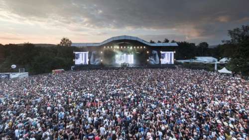 Numérique ou drive-in, quel avenir pour les concerts au temps du coronavirus?