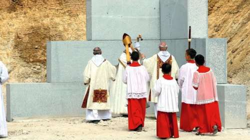 Dans le Lot-et-Garonne, les moines de Sainte-Marie de la Garde en quête de 5 millions d'euros pour construire leur nouvelle abbaye