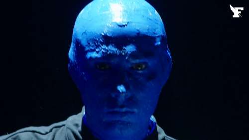 Blue Man Group: des Martiens qui se veulent comédiens et musiciens