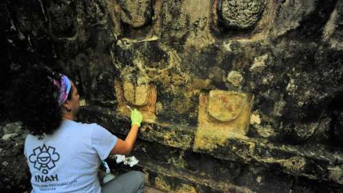 Des archéologues découvrent un palais maya millénaire près de Cancun