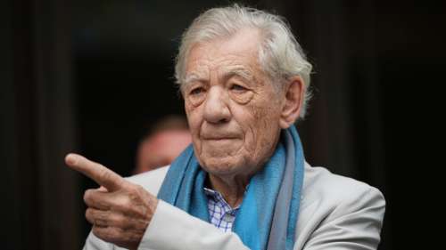 Un costume de grosse taille a « sauvé » les côtes de Sir Ian McKellan après une chute sur scène, révèle l’acteur | Ents & Arts News