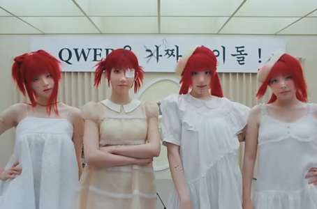 Critique de la chanson : QWER – Fake Idol