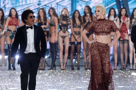 La chanson “Die With a Smile” de Lady Gaga et Bruno Mars arrive