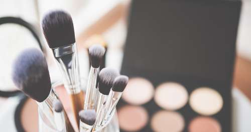 Le kit de nettoyage pour pinceaux de maquillage est la méthode la plus simple et la plus rapide