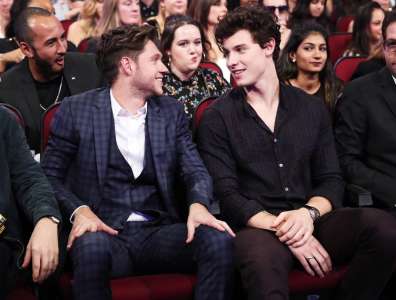 Niall Horan présente Shawn Mendes pour un duo surprise au show de Londres