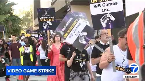 Des acteurs de jeux vidéo hollywoodiens en grève protestent contre les studios Warner Bros. à Burbank