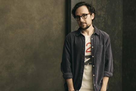 Josh Brener rejoint Harvey Guillén dans la comédie « That Friend »