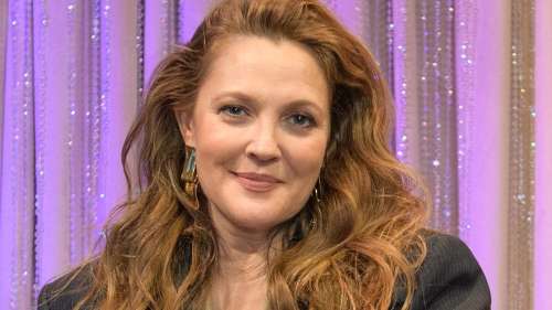 Drew Barrymore parle de son enfance mouvementée, des regrets de Playboy et du fait d’avoir dit « non » à ses enfants