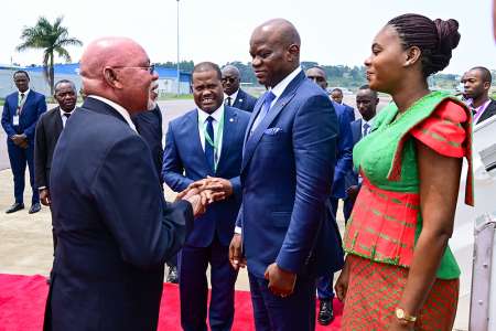 Le président du Gabon arrive en Ouganda