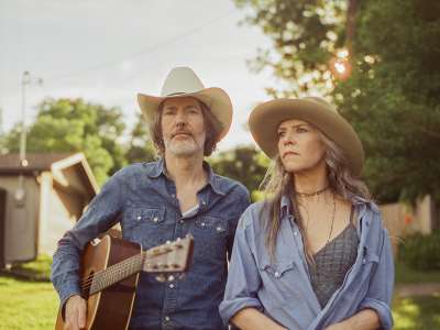 Gillian Welch et David Rawlings partagent une nouvelle chanson, « Hashtag »