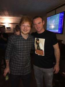 Wayne Rooney rejoint les 60 000 fans d’Ed Sheeran au spectaculaire Etihad Stadium