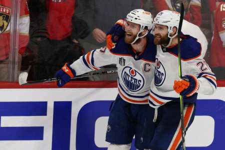 McDavid, Draisaitl et Bouchard ont demandé aux autres joueurs des Oilers de demander moins d’argent