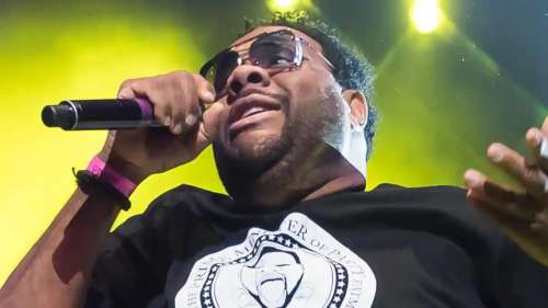 Le rappeur Fatman Scoop s’effondre sur scène ; transporté d’urgence à l’hôpital