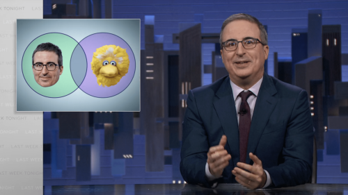 John Oliver se compare à Big Bird