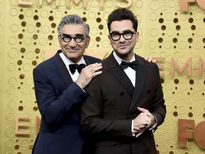 Le duo père-fils Dan et Eugene Levy animeront les Emmy Awards de cette année – National