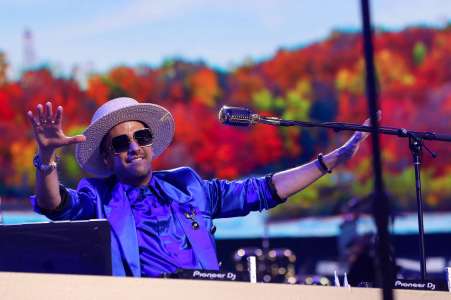 DJ Cassidy a joué un groupe de l’Ohio pour le Maine au DNC hier soir. Voici pourquoi