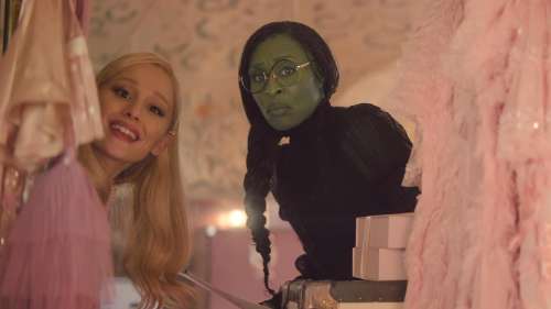 Les cours ont lieu à l’Université de Shiz dans la nouvelle bande-annonce de “Wicked”