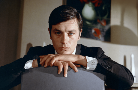 Décès d’Alain Delon : le président français mène les hommages à l’acteur