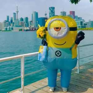 Un homme de Toronto a couru son premier marathon en costume de « Minions »