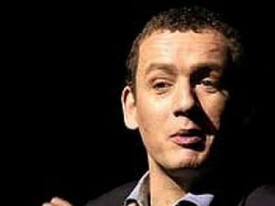 Covid-19 : Dany Boon prenait la température de ses proches pendant la nuit et se lavait le visage avec du gel hydroalcoolique